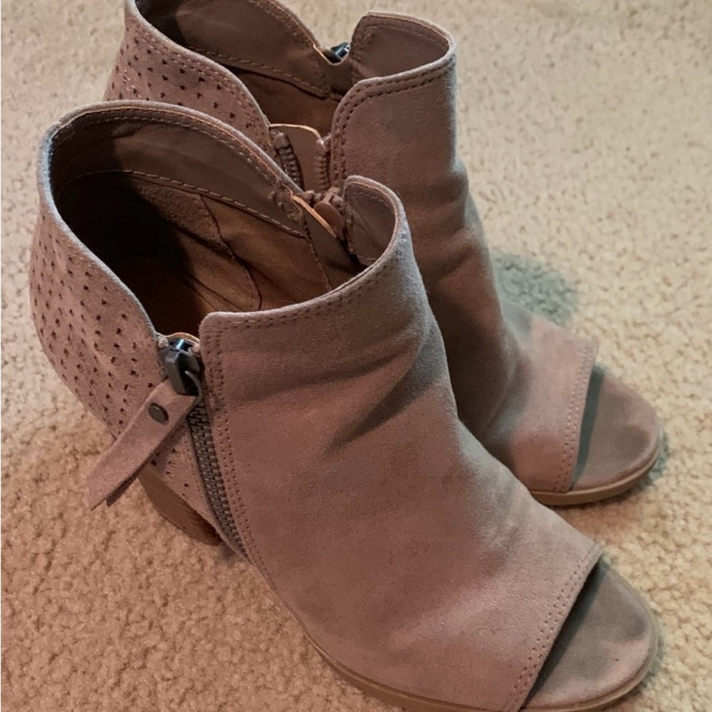 Universal Thread Taupe Peep-Toe Ankle Booties